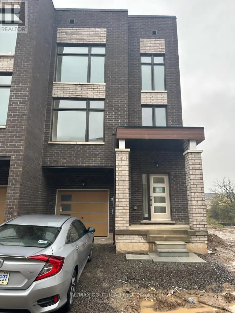 Townhouse at 43 QUEENPOST DRIVE, Brampton