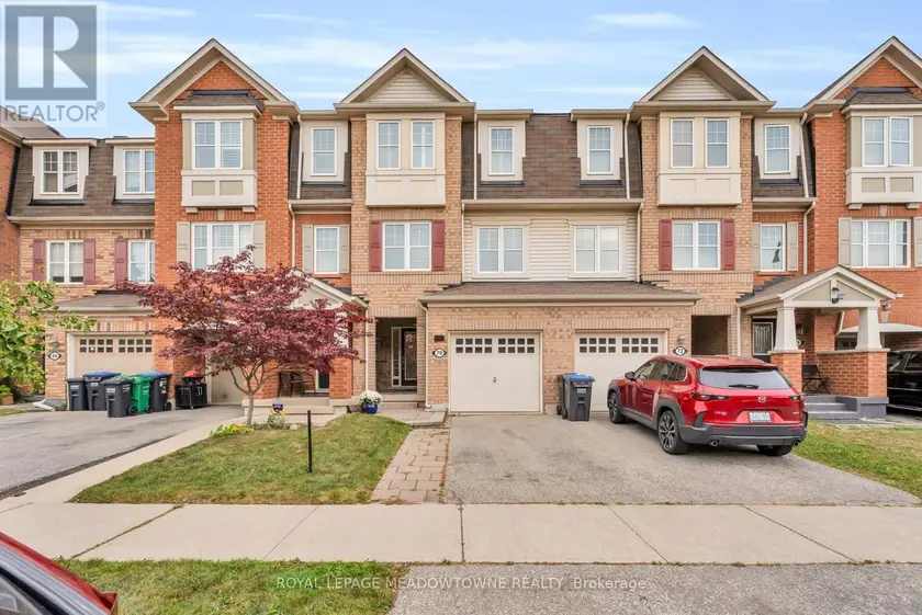 Townhouse at 70 BETTERTON CRESCENT, Brampton