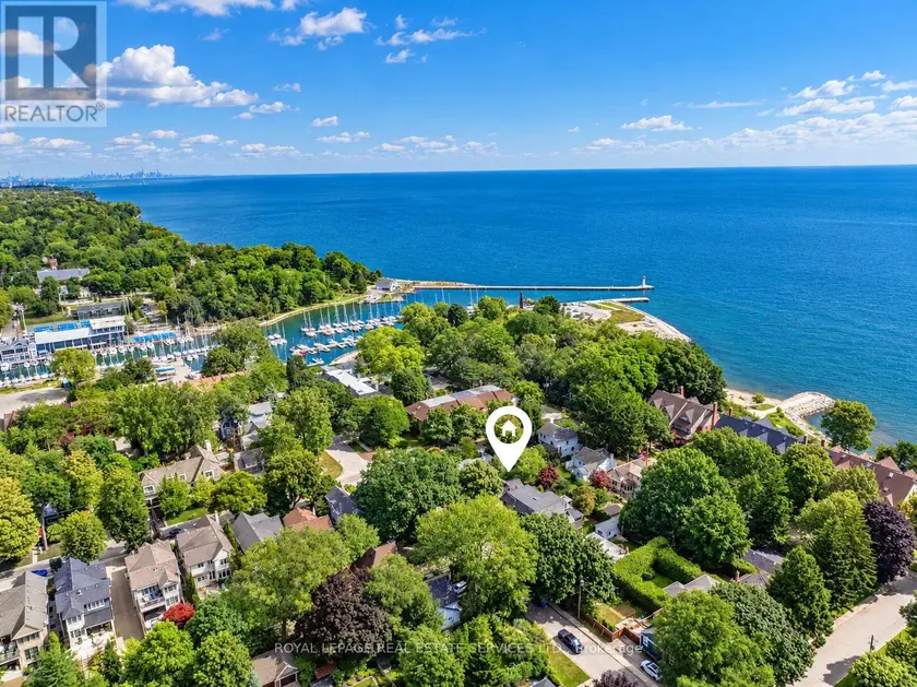 Detached at 32 ANDERSON STREET, Oakville