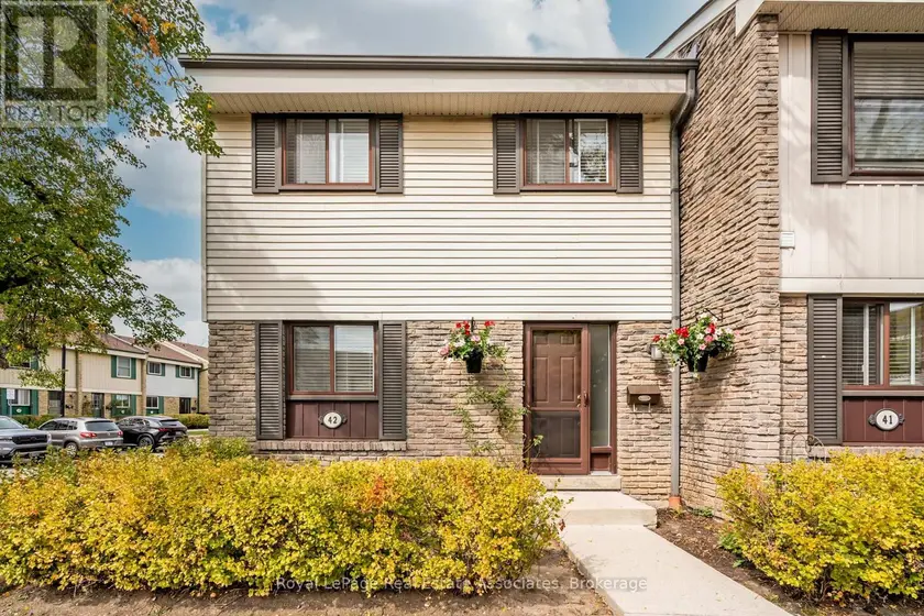 Townhouse at 42 - 2779 GANANOQUE DRIVE, Mississauga
