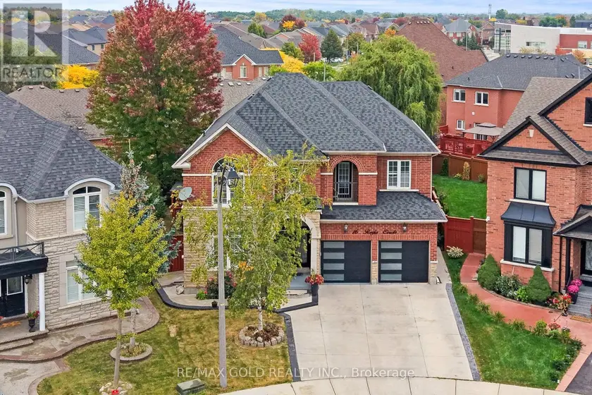 Detached at 16 REGIS CIRCLE, Brampton