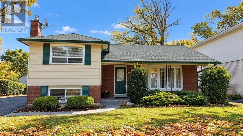Detached at 5440 WINDERMERE DRIVE, Burlington
