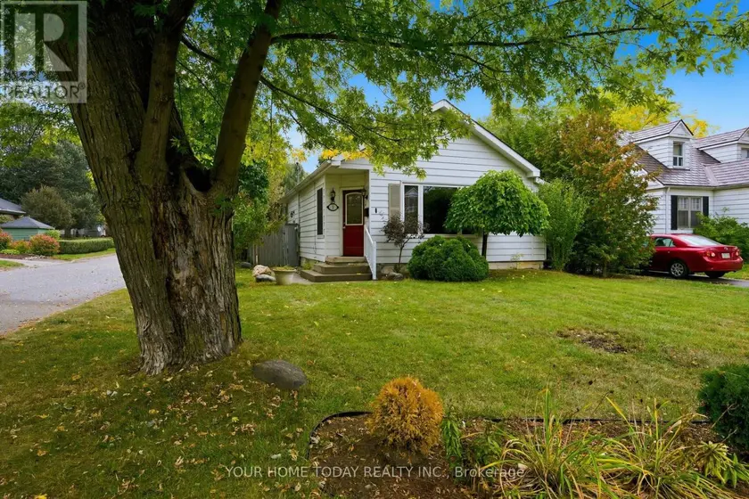 Detached at 1 OSTRANDER BOULEVARD, Halton Hills