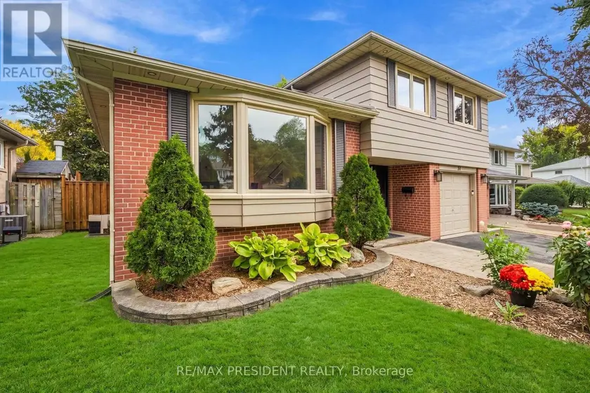Detached at 31 CORE CRESCENT, Brampton