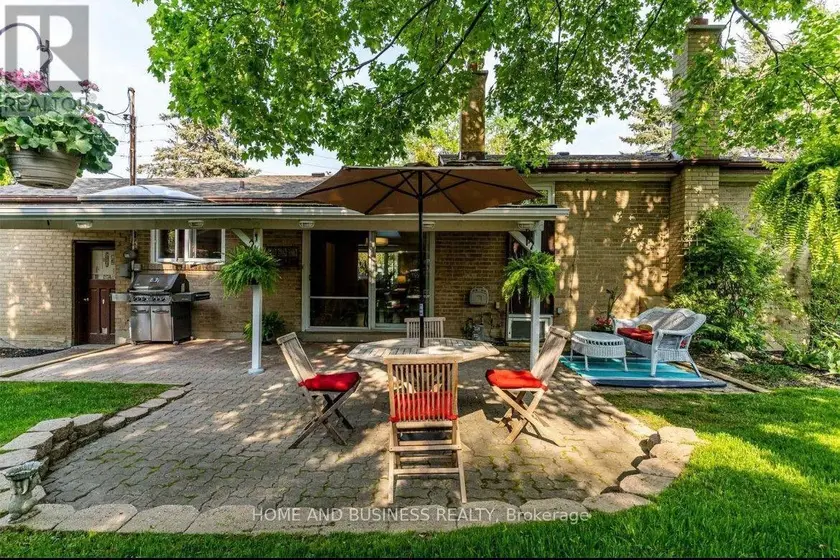 Detached at 3668 THE CREDIT WOODLANDS ROAD, Mississauga
