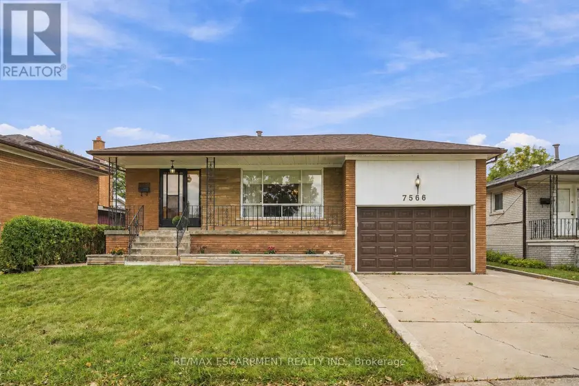 Detached at 7566 NETHERWOOD ROAD, Mississauga