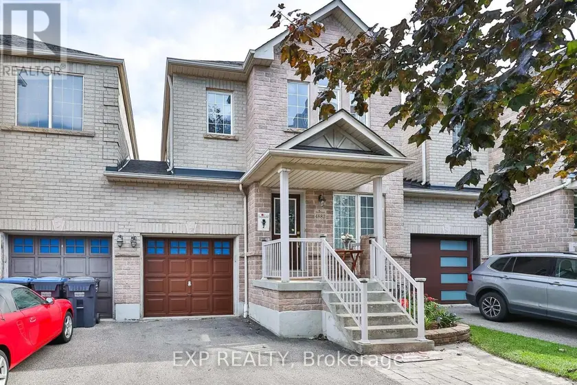Semi-Detached/Link at 4882 VIENNA COURT, Mississauga