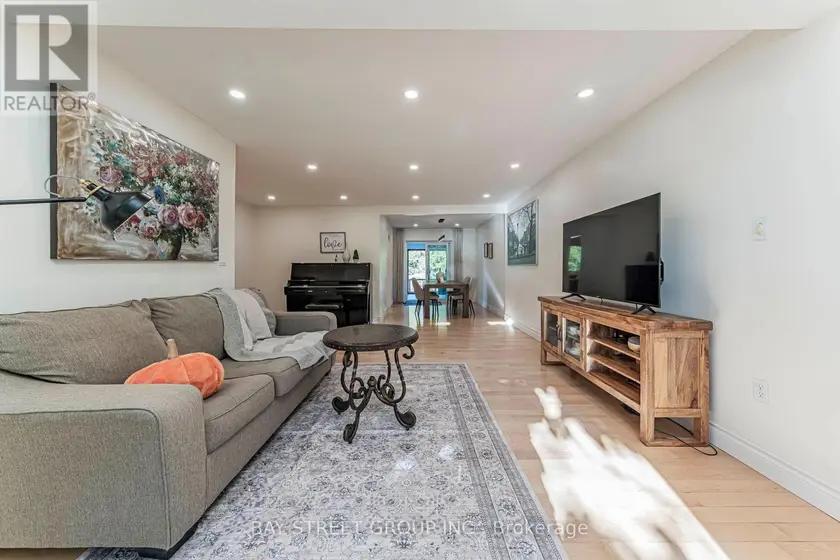 Detached at 1111 KENT AVENUE, Oakville