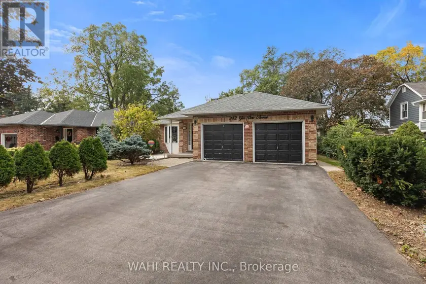 Detached at 982 GLEN VIEW AVENUE, Burlington