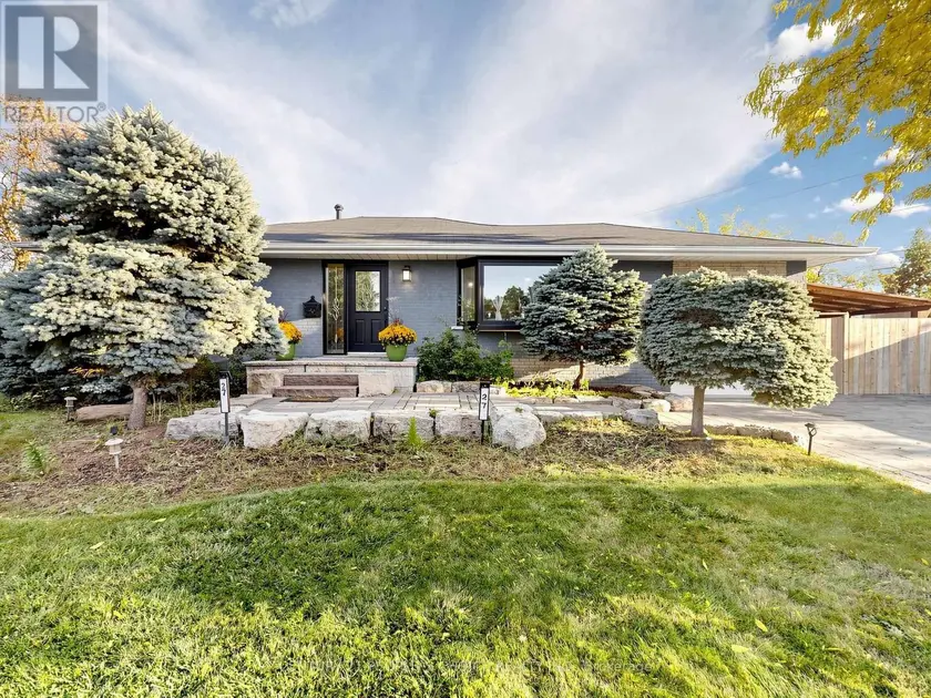 Detached at 27 MATLOCK AVENUE, Mississauga