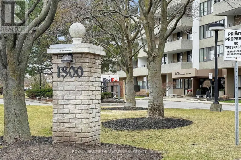 Apartment at 902 - 1300 MISSISSAUGA VALLEY BOULEVARD, Mississauga