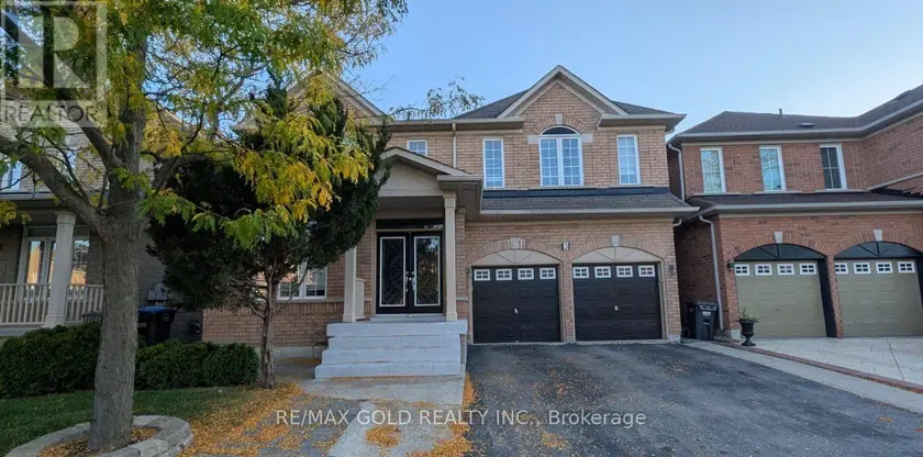 Detached at 3 BORNEO CRESCENT, Brampton