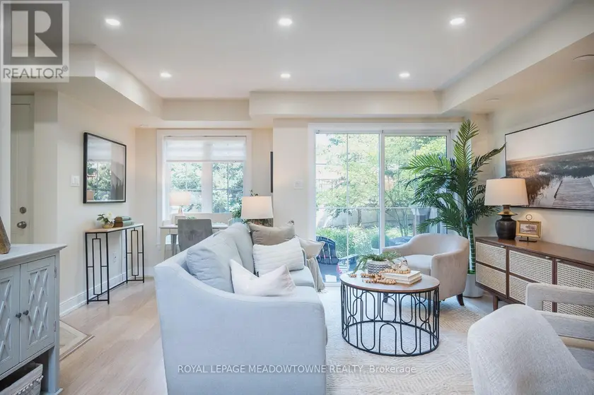 Townhouse at 15 - 2563 SIXTH LINE, Oakville