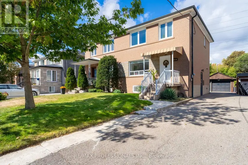 Semi-Detached/Link at 228 EILEEN AVENUE, Toronto