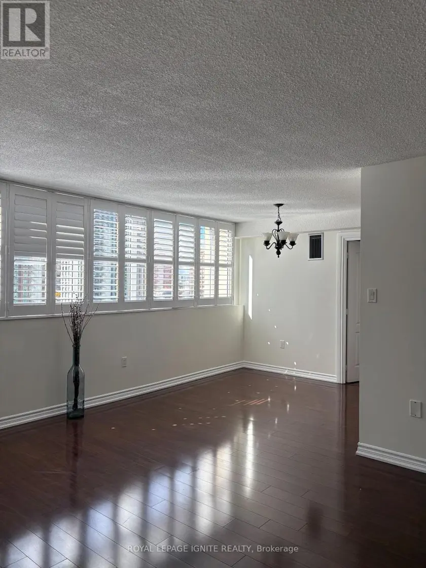 Apartment at 1105 - 3590 KANEFF CRESCENT, Mississauga