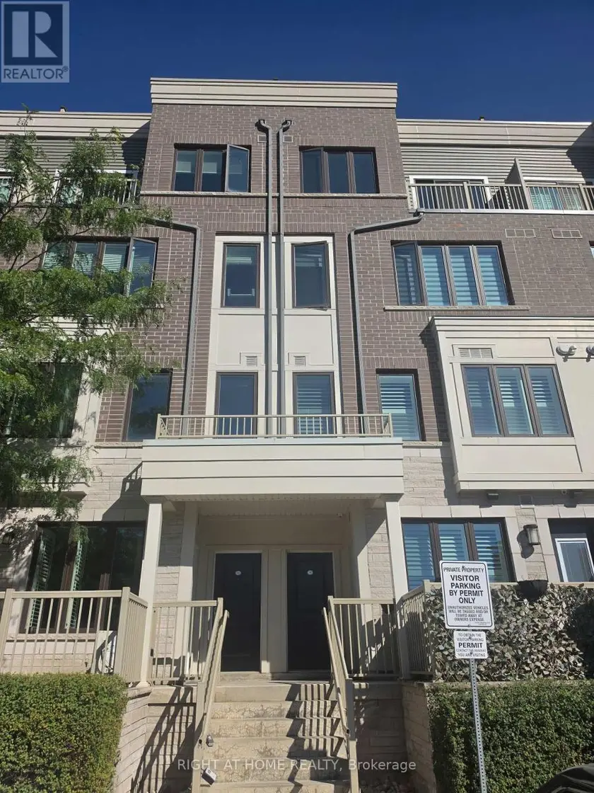 Townhouse at 15 - 95 EASTWOOD PARK GARDEN, Toronto