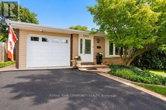 Detached at 3202 CENTENNIAL DRIVE E, Burlington
