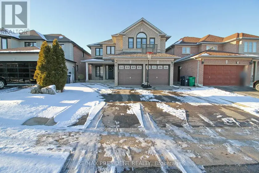 Detached at 32 DEERGLEN DRIVE, Brampton