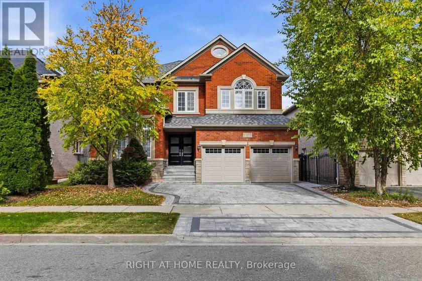 Detached at 1213 LINDENROCK DRIVE, Oakville