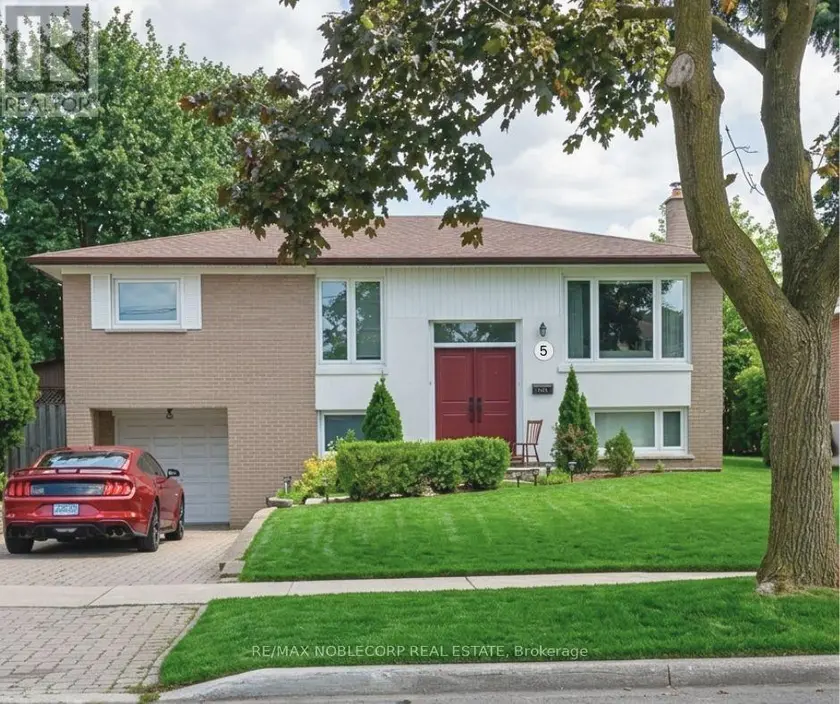 Detached at 5 CONAMORE CRESCENT, Toronto