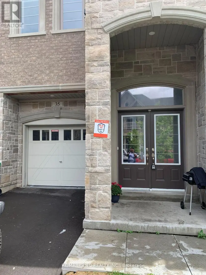 Townhouse at 35 DALBEATTIE DRIVE, Brampton