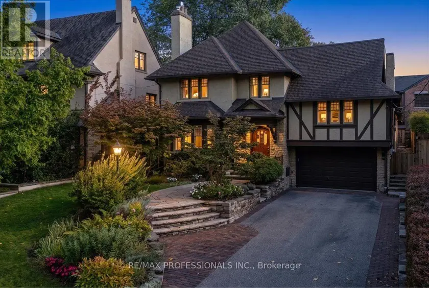 Detached at 17 KING GEORGES ROAD, Toronto