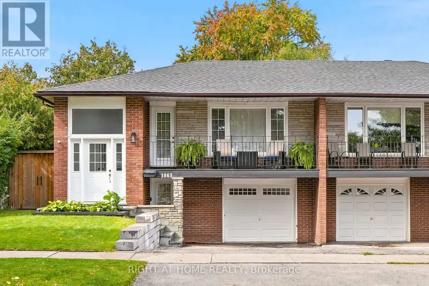 Semi-Detached/Link at 1963 CARRERA LANE, Mississauga