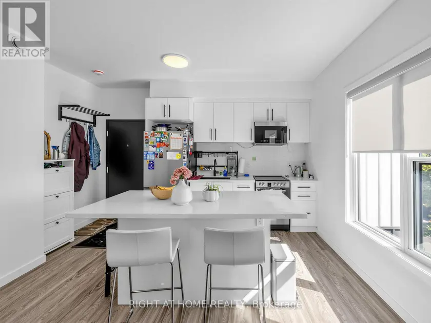 Detached at 9 - 148 GLENLAKE AVENUE, Toronto