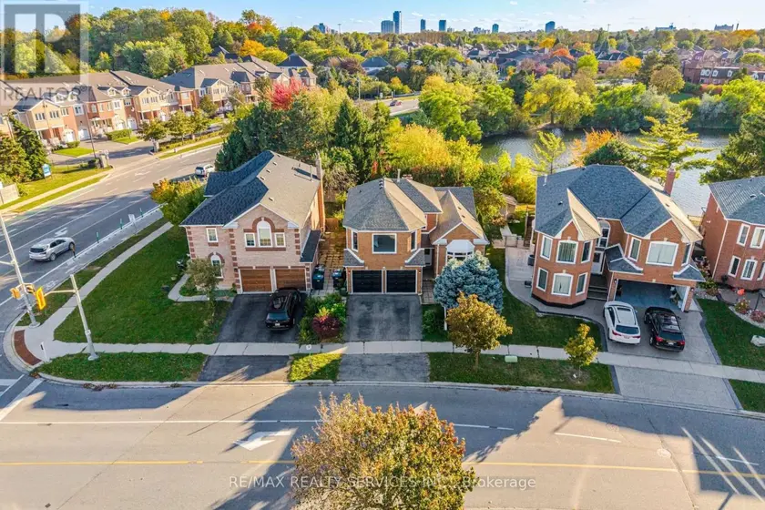 Detached at 4 LEEWARD DRIVE, Brampton