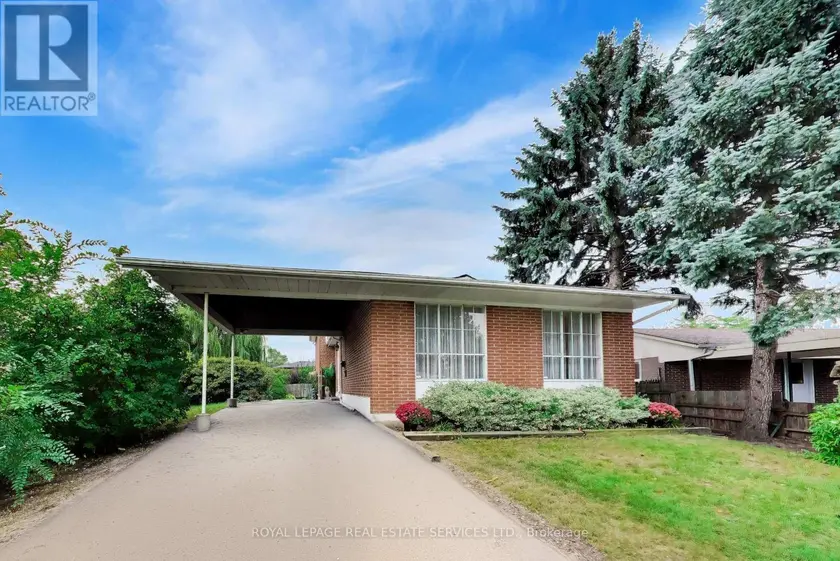 Detached at 24 ELMVALE CRESCENT, Toronto