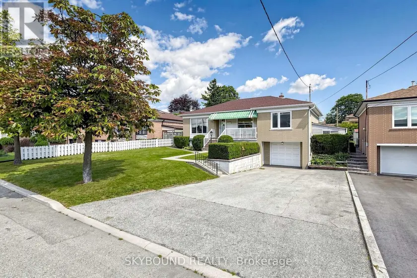 Detached at 13 LISCOMBE ROAD, Toronto