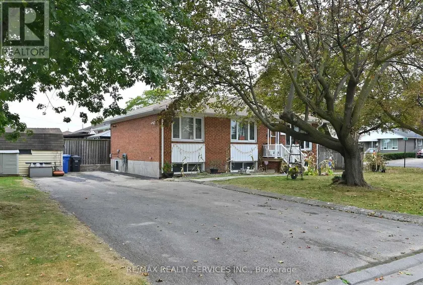 Detached at 31 BRISCO STREET, Brampton