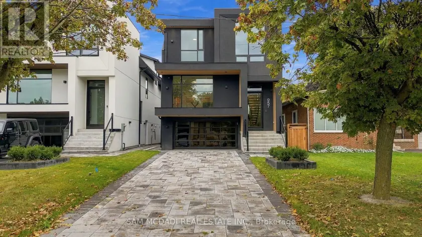 Detached at 957 HALLIDAY AVENUE, Mississauga