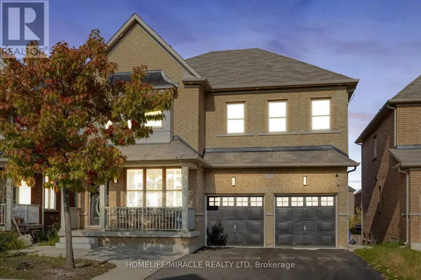 Detached at 452 NAIRN CIRCLE, Milton