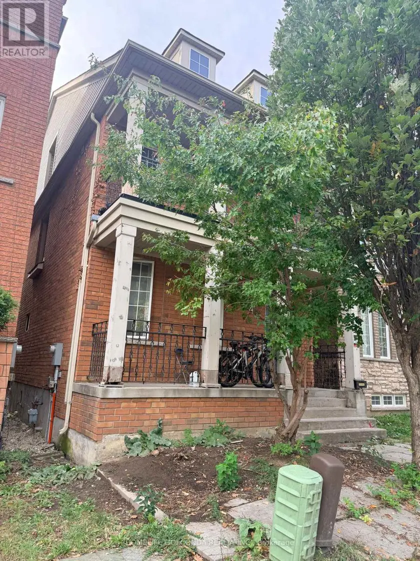 Detached at 10 ALDWINCKLE HEIGHTS, Toronto