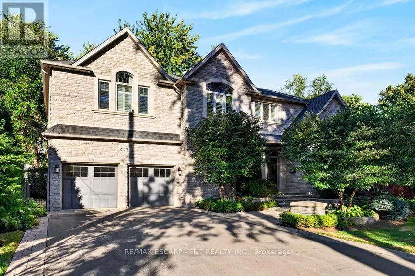 Detached at 225 LAKESIDE AVENUE, Burlington