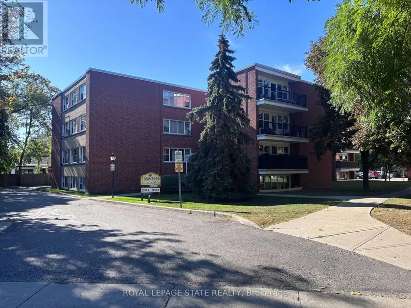 Apartment at 404 - 2054 COURTLAND DRIVE, Burlington