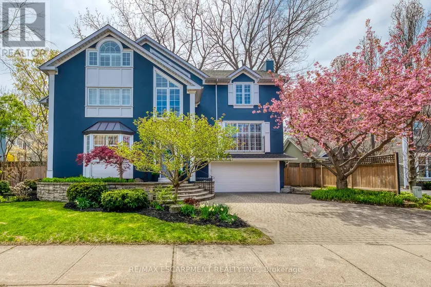 Detached at 48 FORSYTHE STREET, Oakville