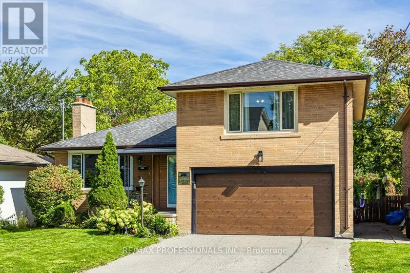 Detached at 109 BOTFIELD AVENUE, Toronto