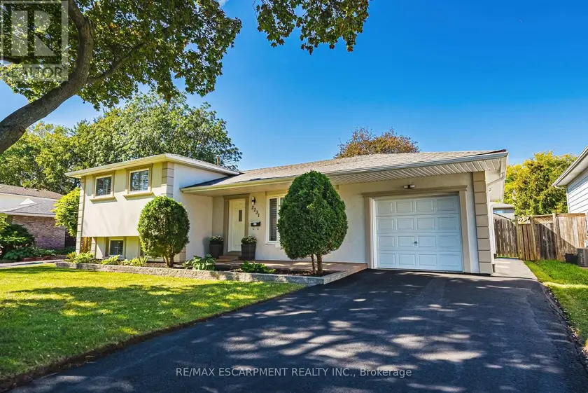 Detached at 2231 URWIN CRESCENT, Oakville