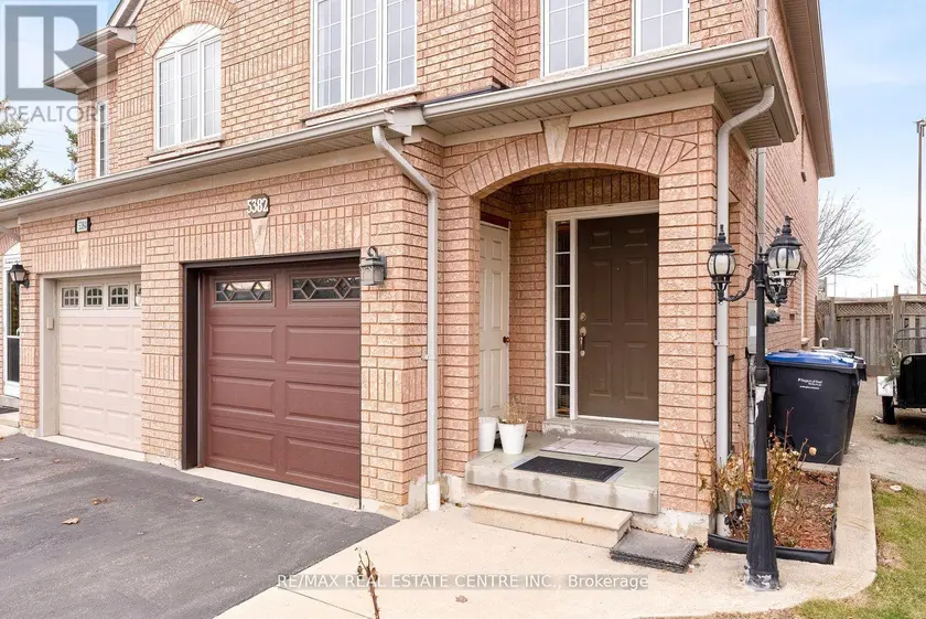 Semi-Detached/Link at UPPER - 5382 LONGHOUSE CRESCENT, Mississauga