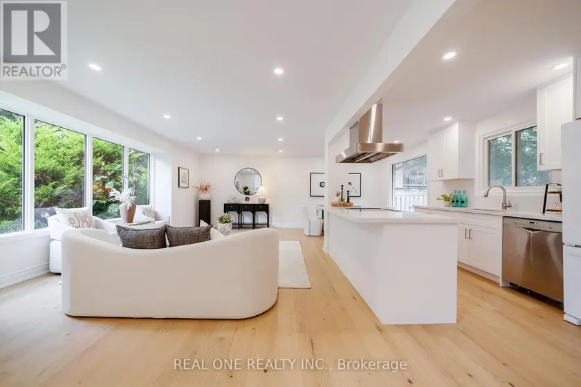 Detached at 3148 BENTWORTH DRIVE, Burlington