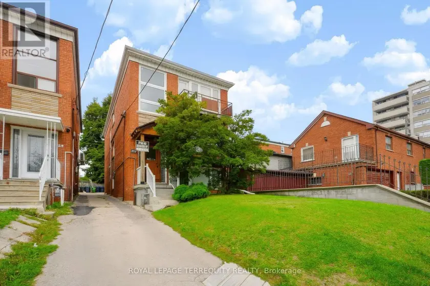 Multiplex at UPPER - 32 DYNEVOR ROAD, Toronto