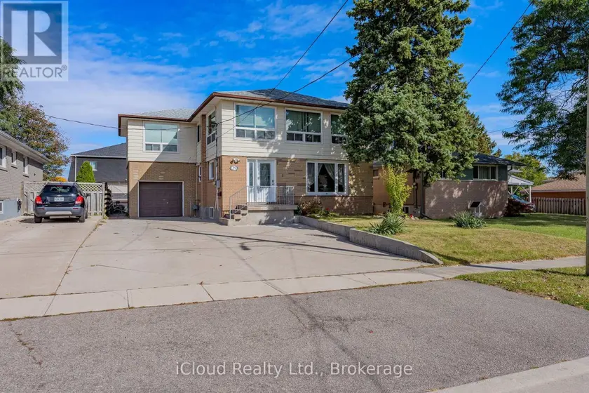 Multiplex at 29 LANGSTONE CRESCENT, Halton Hills