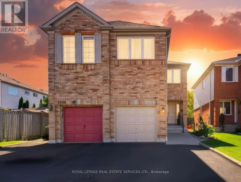 Semi-Detached/Link at 5582 KIMMERIDGE GATE, Mississauga