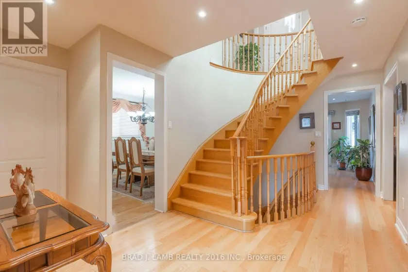 Detached at 8 BURNLEY PLACE, Brampton