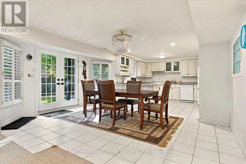 Detached at LOWER - 1374 HERITAGE WAY, Oakville