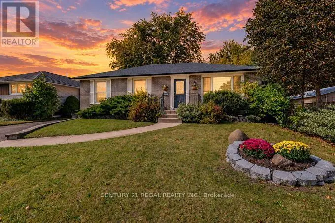 Detached at 2 ALDERBURY CRESCENT, Brampton