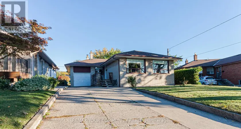 Detached at 15 VALENCIA CRESCENT, Toronto