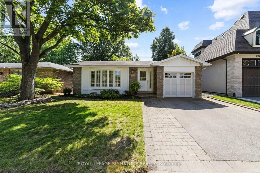 Detached at 220 CHEBUCTO DRIVE, Oakville